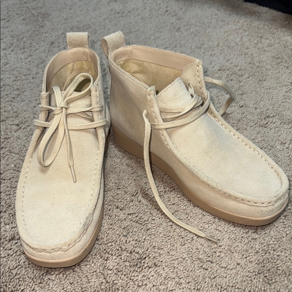 Everlane Women's Cream Suede Boots / Chukkas BRAND NEW - size 7.5